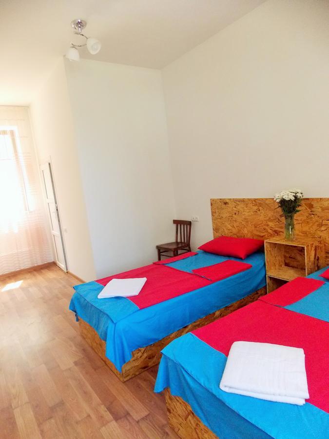 Shat Lav Hostel Jerevan Eksteriør billede