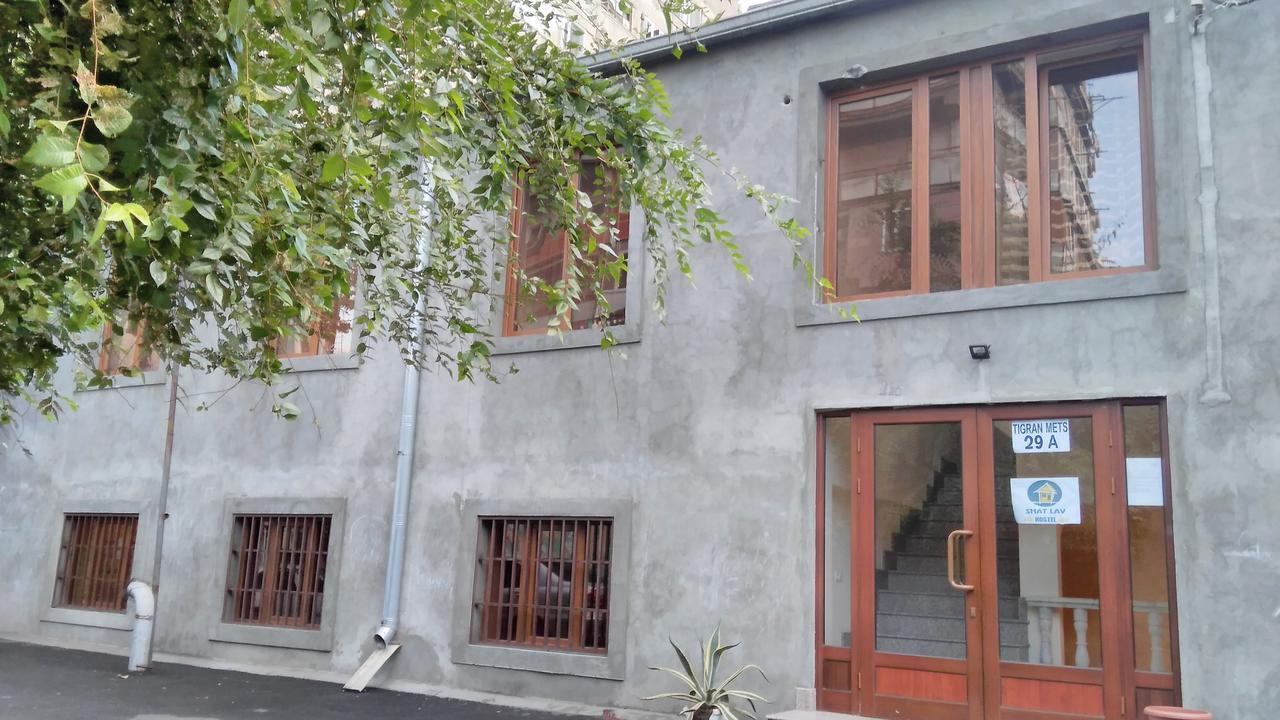 Shat Lav Hostel Jerevan Eksteriør billede