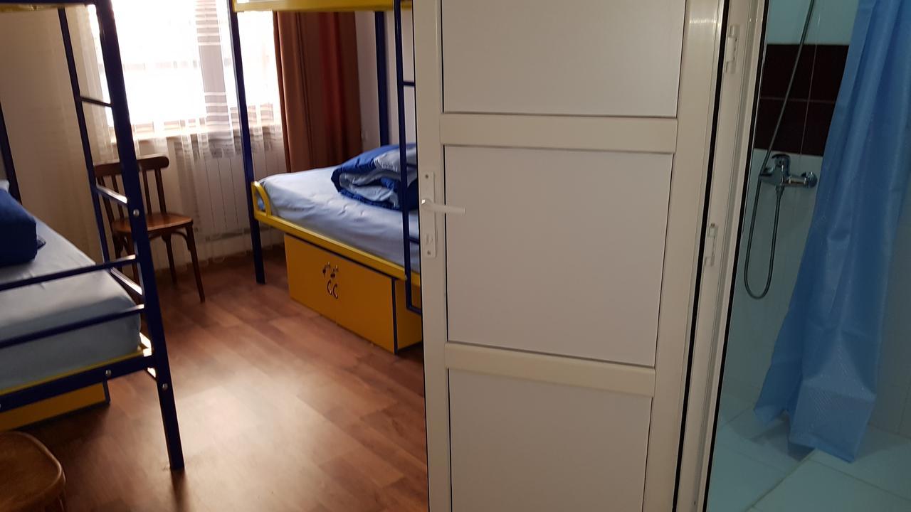 Shat Lav Hostel Jerevan Eksteriør billede