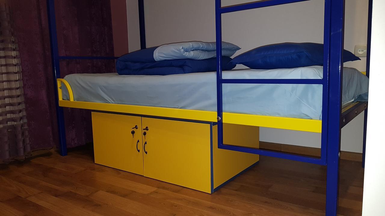 Shat Lav Hostel Jerevan Eksteriør billede