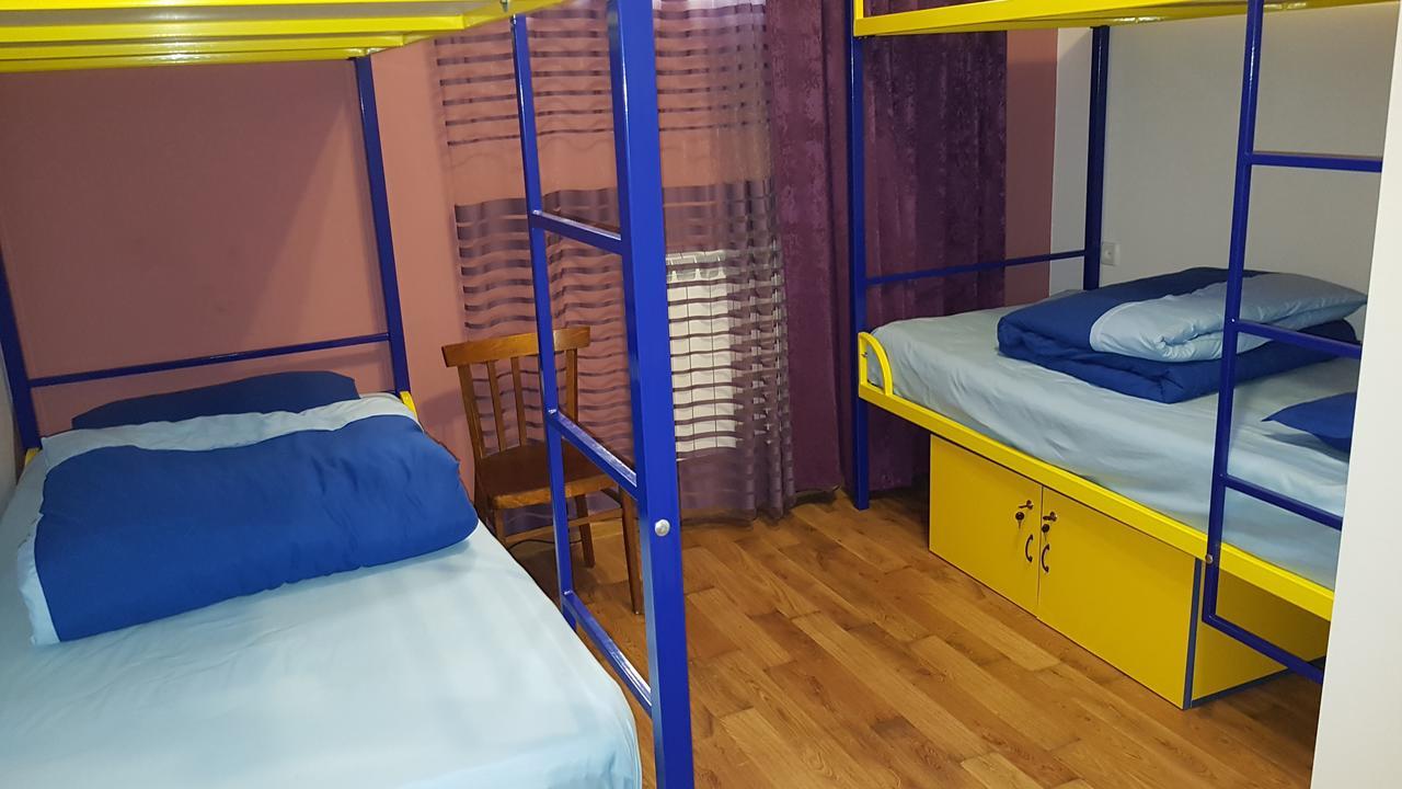 Shat Lav Hostel Jerevan Eksteriør billede